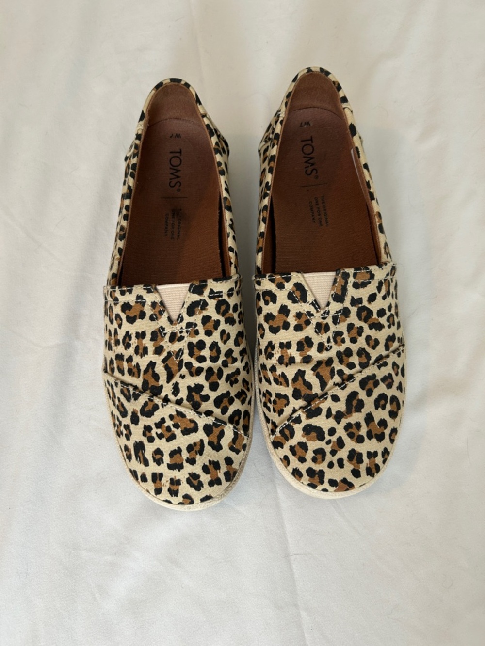 TOMS Leopard-Pattern Slip-On Shoes in Tan, Black and Brown Size 7